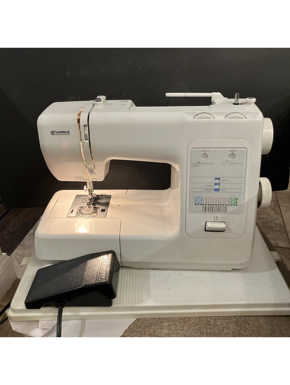 Vintage Sears Kenmore Sewing Machine W/Foot Pedal W/ Case Model 17124790 “WORKS”